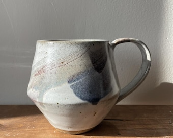 Tazza astratta fatta a mano