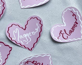 Placecard heart, hand drawn squiggly curly font