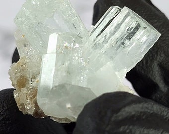 Aquamarine crystal from Pakistan 21.7g