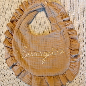Custom muslin ruffle bibs with snap button