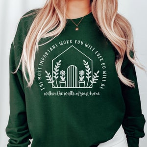 Mom Sweatshirt Gift for Home schooling Mama or Homemaker, Gift for Homeschooler, Crewneck Sweater for Homeschool Educator, Stay at Home Mom