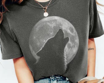 Wolf Comfort Colors Shirt, 90s Style Wolf Moon TShirt for Him, Vintage Wolf Graphic Tee for Her, 2000s Wild Nature Unisex Oversized Shirt