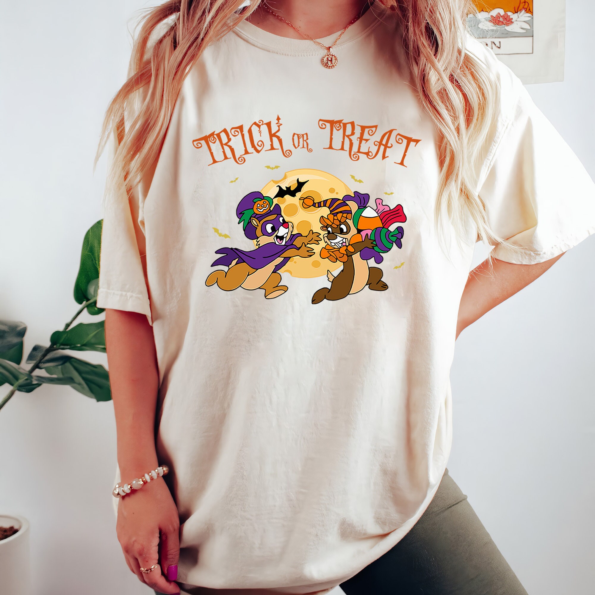 Discover Tic Et Tac Halloween Tic Et Tac Farce Ou Friandise Disney Halloween T-Shirts Familiaux Assortis