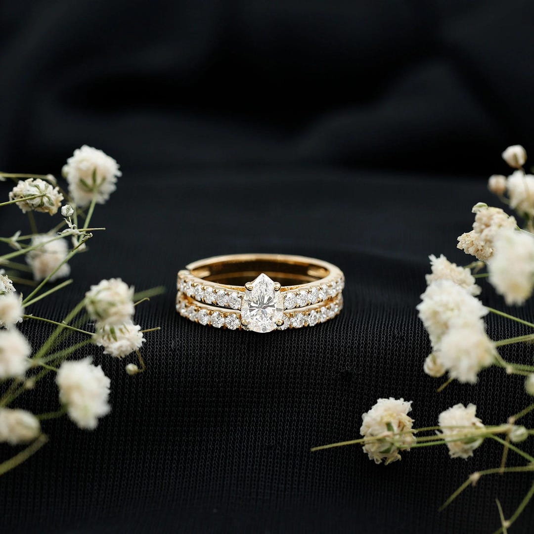 Tear Drop Diamond Ring With Wedding Band Pear Diamond Engagement Ring ...