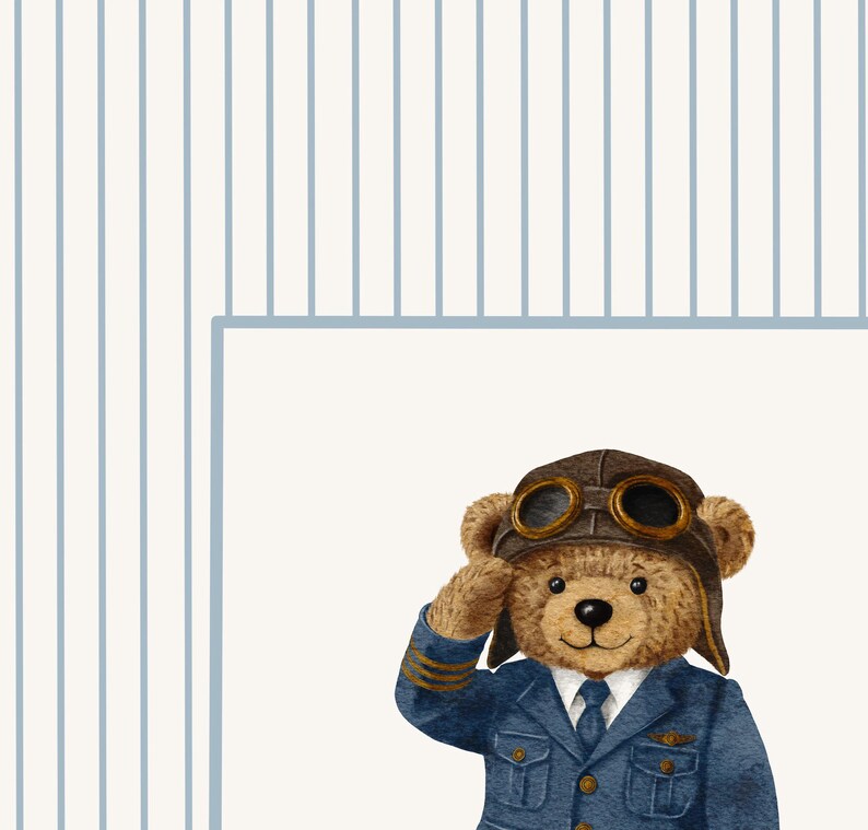 K&ouml;nnte beinhalten: Aquarell-Illustration eines Teddyb&auml;ren mit Vintage-Fliegerhut und blauem Pilotenuniform, salutierend. Der Hintergrund ist hellcremefarben mit vertikalen blauen Streifen.