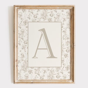 Beige Letter Print, Floral Nursery Initial Print, New Baby Gift, Vintage Nursery Wall Art immagine 5