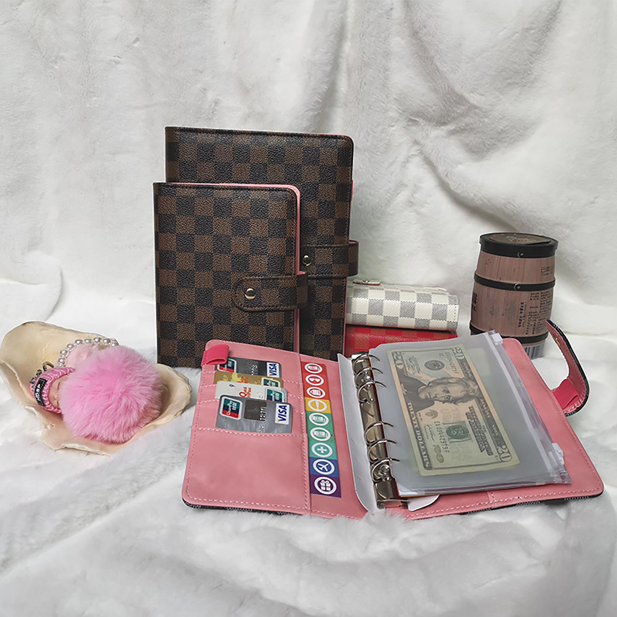 Louis Vuitton GM and Desk Agenda Comparison  Louis vuitton gm, Louis  vuitton, Planner inspiration