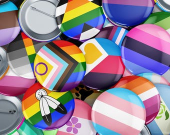 Épinglette LGBTQIA+ Fierté | 50 drapeaux de fierté disponibles | 3 tailles | Cadeau homosexuel