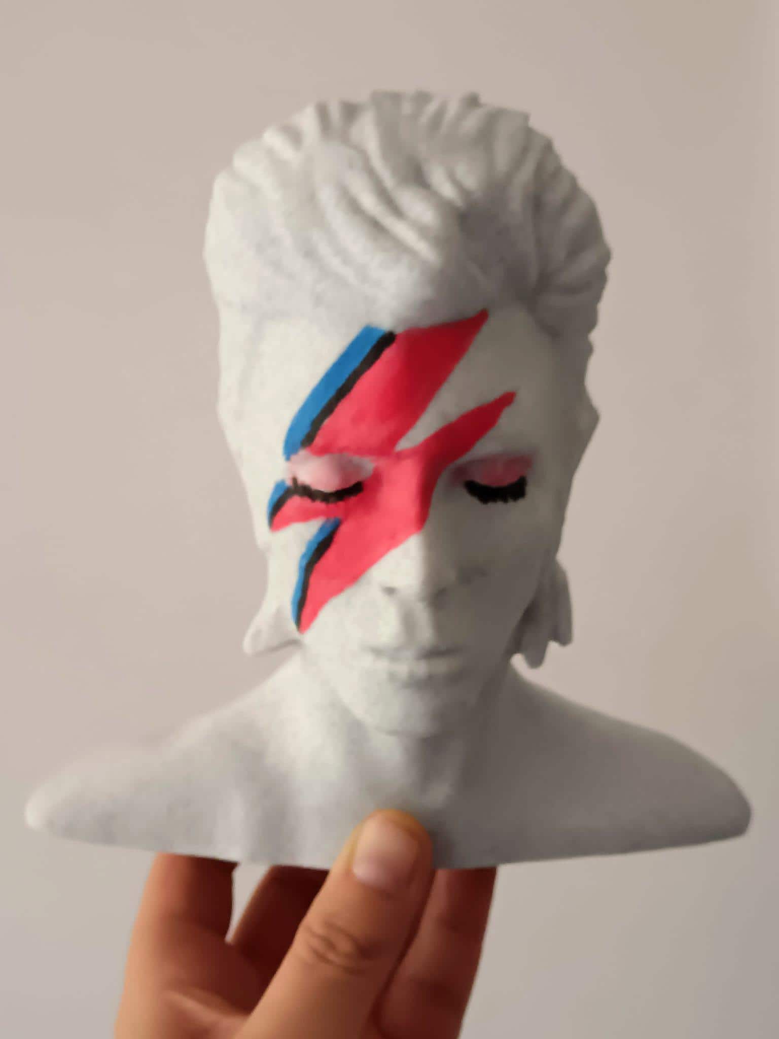 David bowie figurine - Etsy España