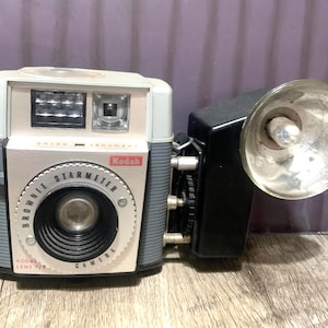 Kodak Brownie Starmeter  Camera - with Flash - Vintage - Untested