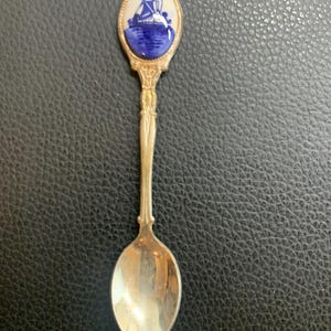 Vintage Souvenir Holland Netherland Spoon Collectible