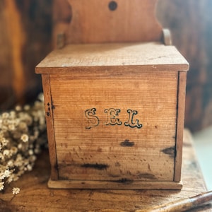 Vintage French Wooden Salt Box: &#39;Sel&#39; Font Design