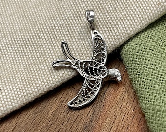 Flying Swallow Bird Charm Gift Pendent Solid 925 Sterling Silver Jewelry