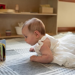 Montessori Tummy Time Set by Peariwinkle® image 5