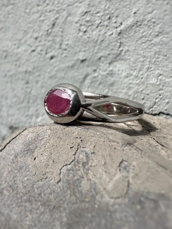 Sterling Silver Ring with Real Ruby | Faceted Ova… - image 1