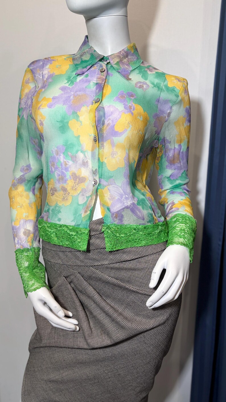 Y2K Cristina Capucci zijden blouse Italiaanse designer zijden blouse met bloemenprint en kanten doorzichtige blouse romantische top IT 44 afbeelding 4