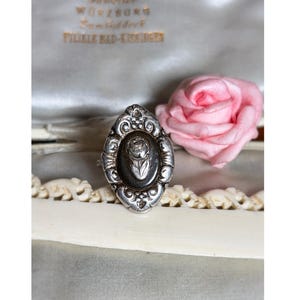 2AY67　Victorian JET 　シルバーブラック バラ ブローチ Antique victorian jet mourning jewelry - Etsy 日本