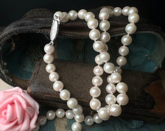 Vintage Akoya Saltwater Pearl 5,5mm 6mm Necklace Newly Restrung