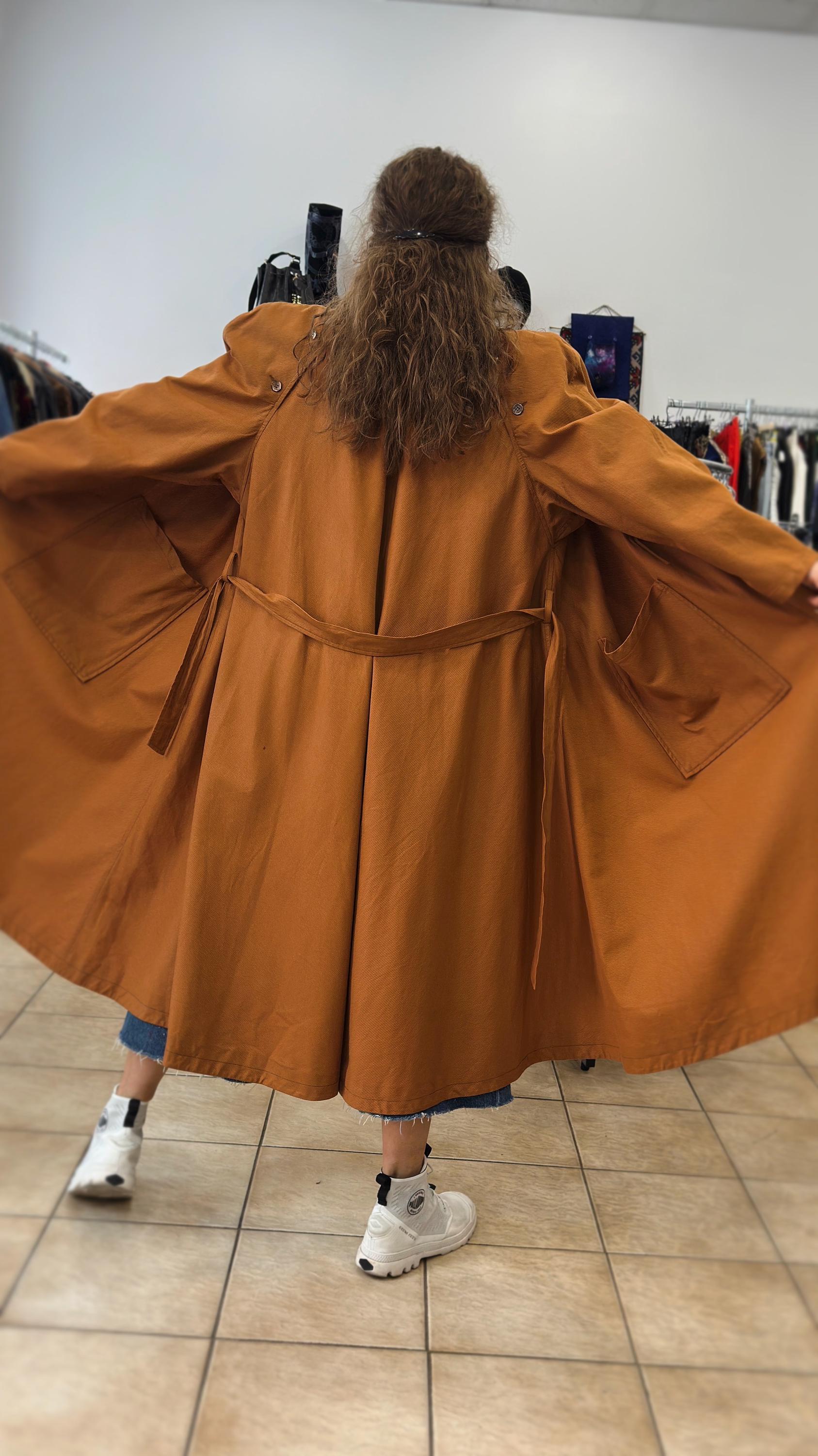 Vintage Laura Biagiotti Trench Coat – Made in Italy – 100