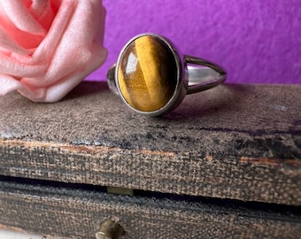 Vintage Sterling Silver Tigers Eye Cabochon Ring - Size US 8