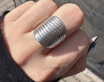 Vintage Sterling Silver Ribbed Dome Ring: Minimalist Statement Band, EU Size 18