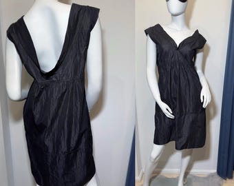 Vestido escultural de nailon negro Marni — Hecho en Italia (Talla 40)