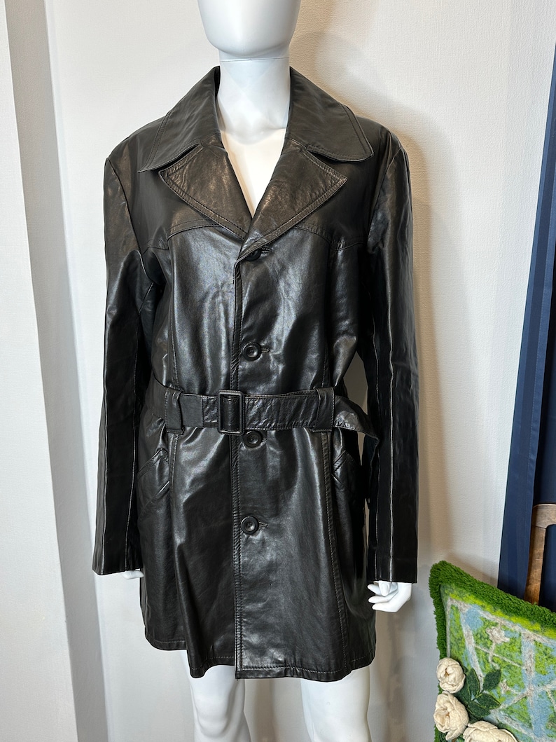 Vintage 1970s FINN FANT Glossy Leather Belted Military Style Jacket Coat XL image 2