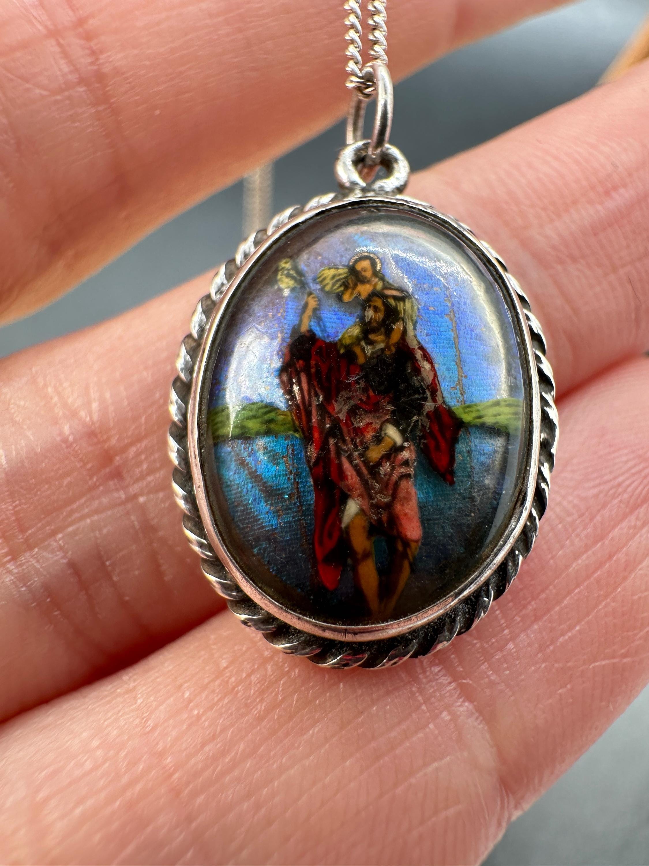 Collier Ancien En Argent Sterling Peint Sur Une Chaîne Avec Pendentif Aile Morpho De Papillon Peinte Sur Une Pierre De Saint-Christophe - France