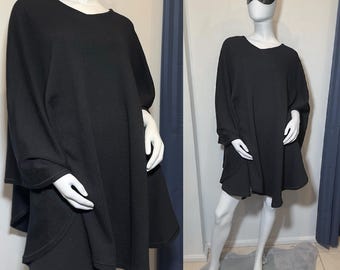 Busnel poncho i ren ull | Tillverkad i Frankrike | Kraftig stickning | En storlek | Svart | Vintagedesigner