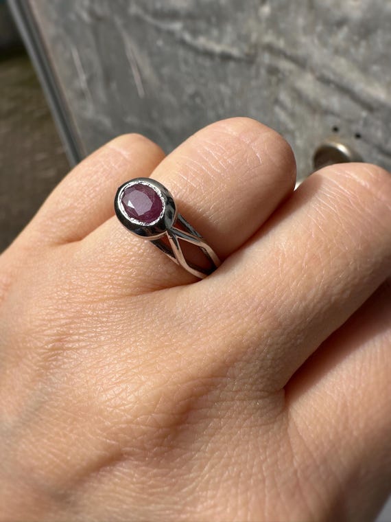 Sterling Silver Ring with Real Ruby | Faceted Ova… - image 4