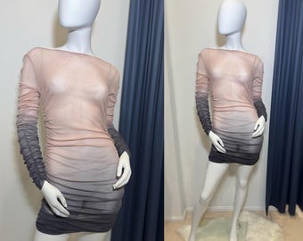 Abito tunica vintage Y2K RIFLE in rete trasparente sfumata / Top aderente a maniche lunghe con arricciature in sfumatura dal rosa al grigio antracite / Taglia S/M