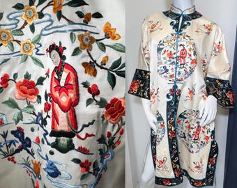 Vintage Hand Embroidered Silk Robe: Chinese Mandarin Collar Jacket (S/M)