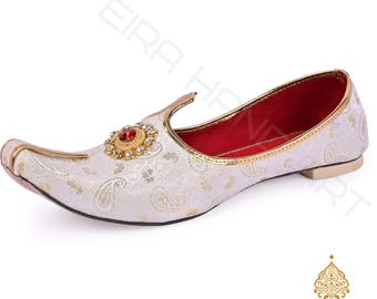 Juttis brancos feitos à mão – Sapatos Khussa tradicionais indianos para homens, Mojaris de casamento