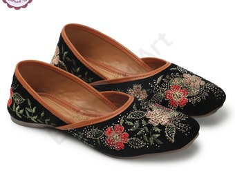 Women Black Jutti | Punjabi Wedding shoes | Ladies Mojari -EiraHandArt