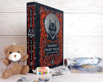 Juego de regalo con libro de cuentos de hadas de los hermanos Grimm encuadernado en tela, osito de peluche y rompecabezas.