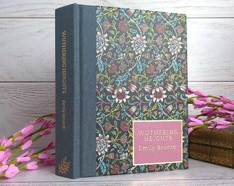 Emily Bronte, Wuthering Heights, livre cadeau relié en tissu, couverture William Morris.