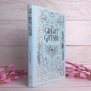 F. Scott Fitzgerald, El Gran Gatsby, Libro de tapa dura, Edición de regalo, Diseño de lino azul y metalizado, Bordes tintados, Coleccionable de lujo, Como nuevo