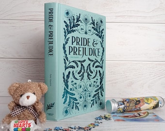 Jane Austen, Pride and Prejudice, Decorative Blue Linen Cloth and Foil Design, Collectors Hardcover Book, Coloured Page Edges, + FREE GIFTS.