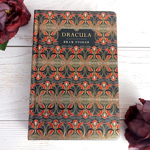 Bram Stoker, Dracula, Deluxe Embossed Design, Gift Worthy Edition, Classic Horror / Vampire Tale, Gilt Page Edges, Hardcover Book, As New