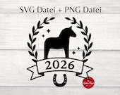Silvester Plotterdatei 2026 SVG PNG | Skandinavischer Kranz mit Banner  Dala Pferd Silvester Motiv | Neujahr Plotten  Glücksbringer Hufeisen