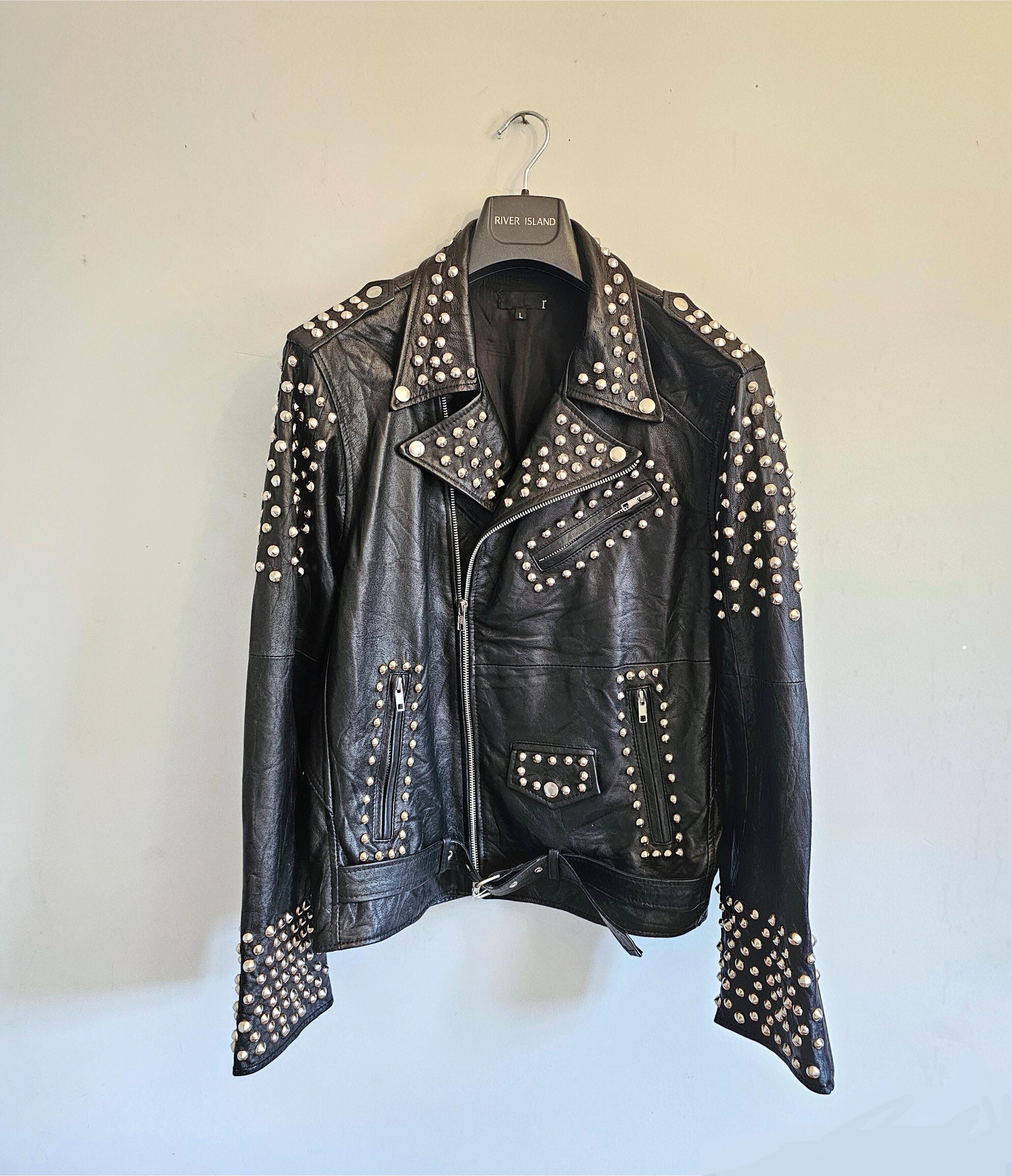 スタッズ付きブラックレザーバイカージャケット：本革製のユニセックス
