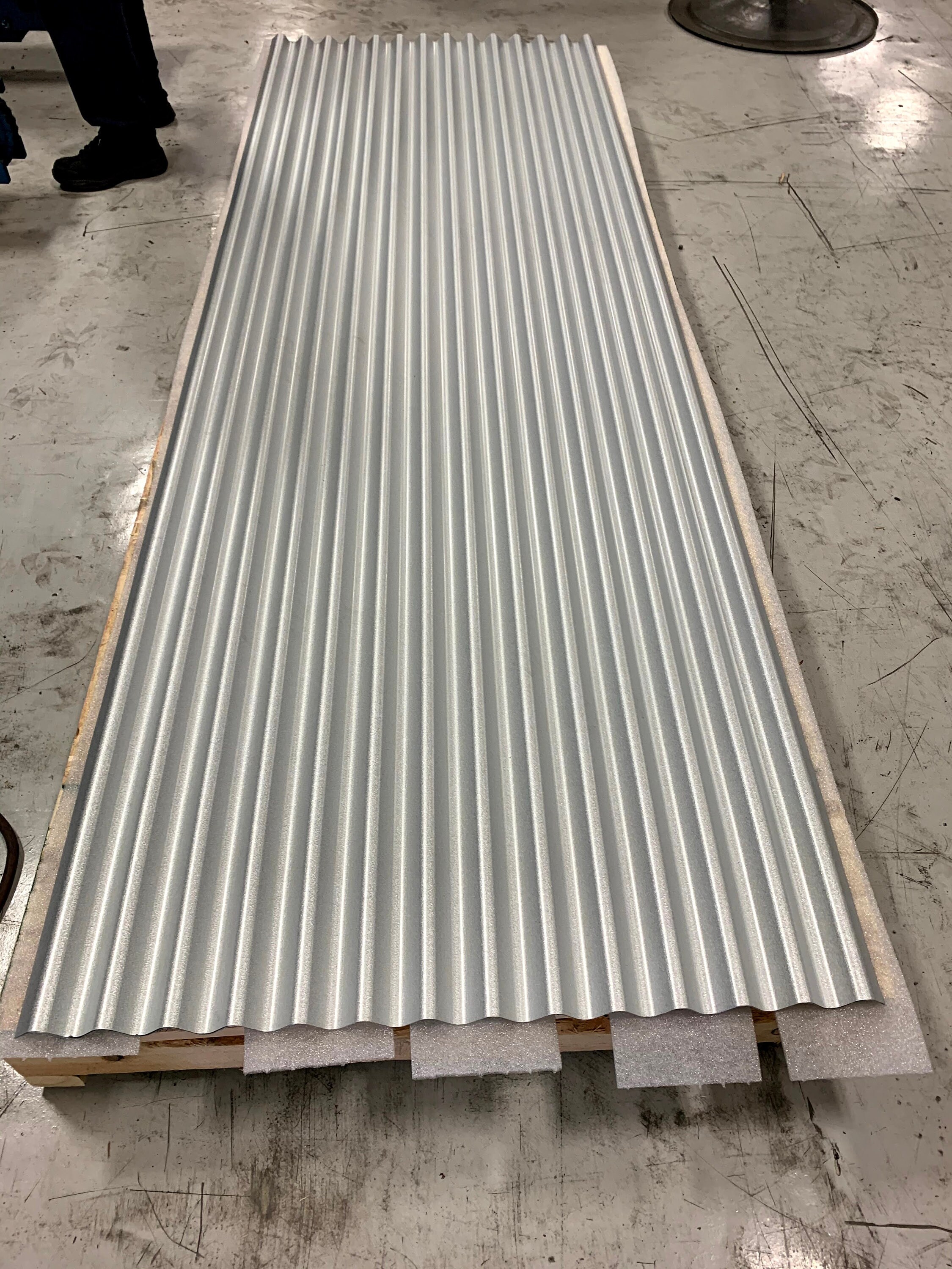 Corrugated Metal Panels in Aluminum and Steel Use for Sheds to Chicke