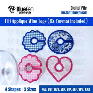 Puede incluir: Archivo digital de cuatro diseños de apliques para etiquetas de vino en varias formas y patrones, incluyendo estampados de cuadros y florales. Las etiquetas son azules y rosas, con el texto "ITH Applique Wine Tags (BX Format Included" y "Blue Gem Embroidery".