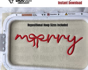 Op de afbeelding: Een borduurring met het woord "merry" gestikt in rood garen. Het ontwerp bevat een strik boven de "r". De afbeelding bevat ook de tekst "Digital File Instant Download" en "3D Puff Design".