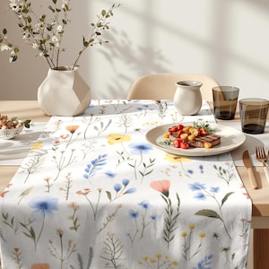 Wildflower Meadow Table Runner – Botanical Floral Decor