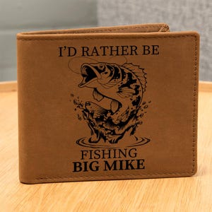 Cartera de pescador para hombre: cartera de cuero personalizada con diseño de pez, plegable con nombre personalizado, regalo de pescador para papá o esposo.