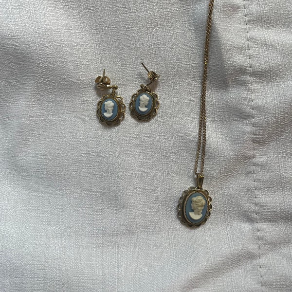 Vintage Cameo Earing and Necklace Set