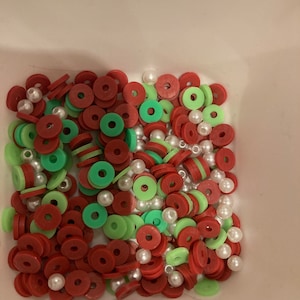 confeti de cuentas navideñas