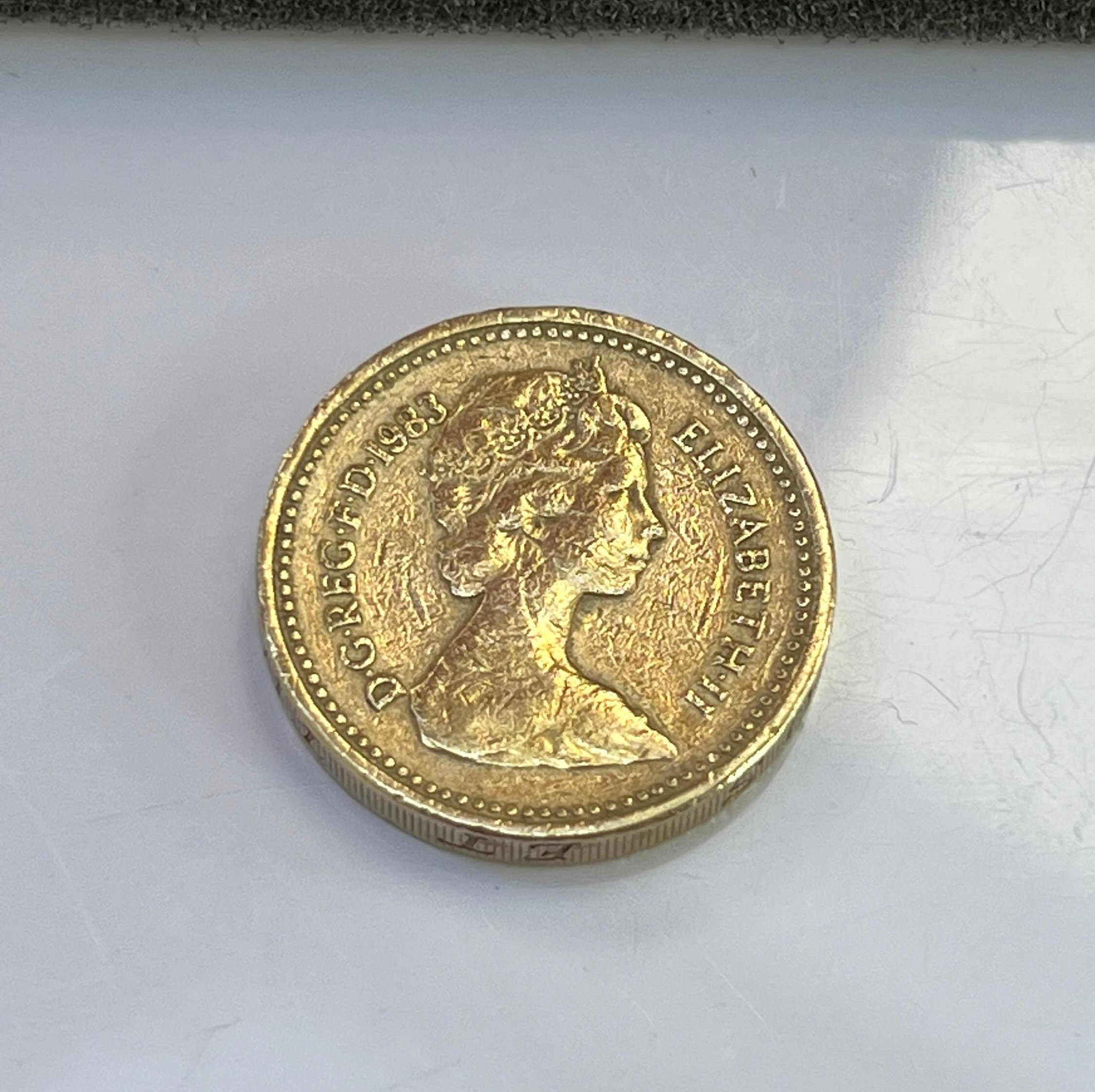 RARE One Pound 1983 Elizabeth II Decus Et Tutamen Etsy