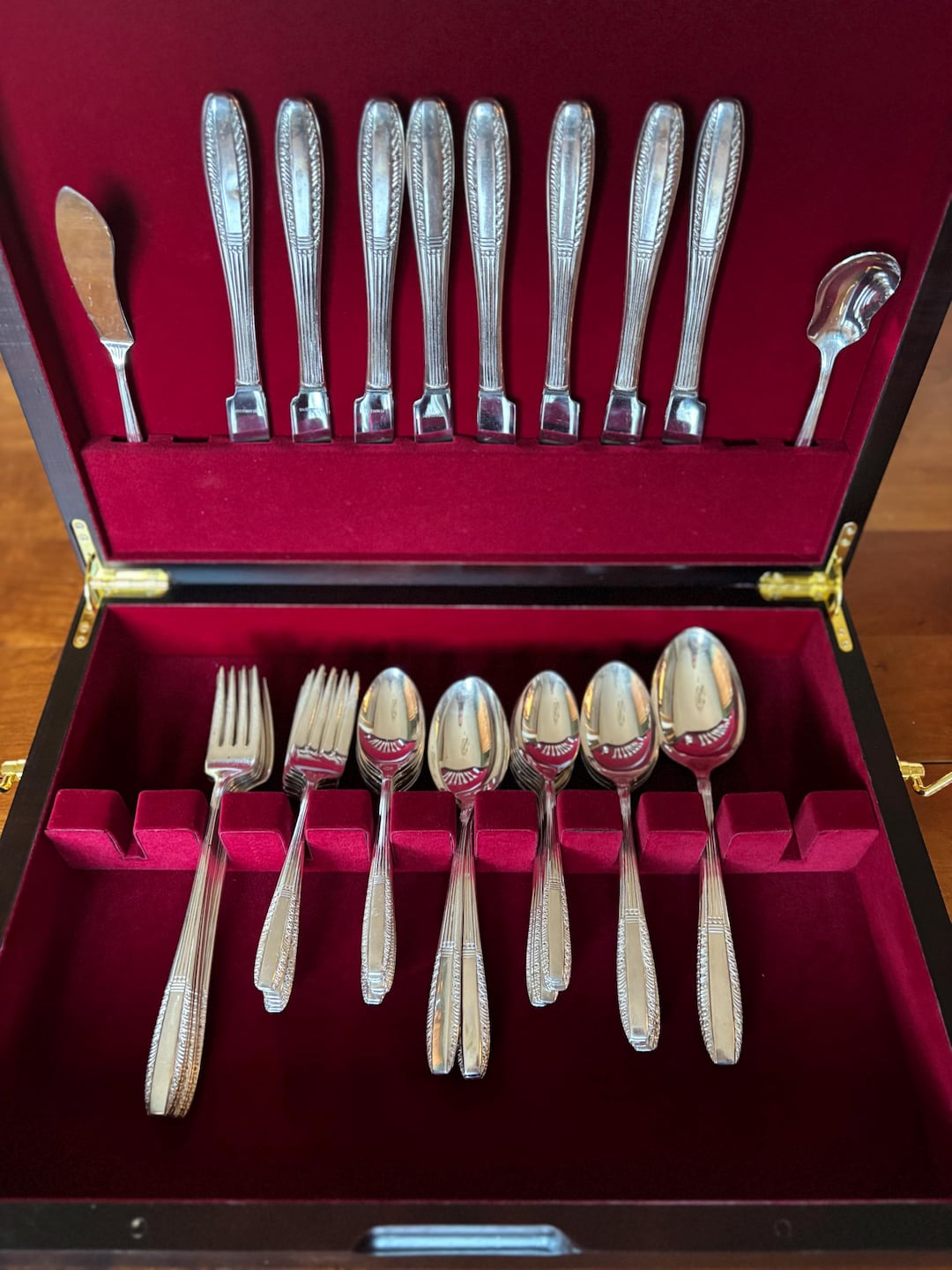 Antique 1926 Wallace Bros “sharon” Silverplate Flatware Set – 50